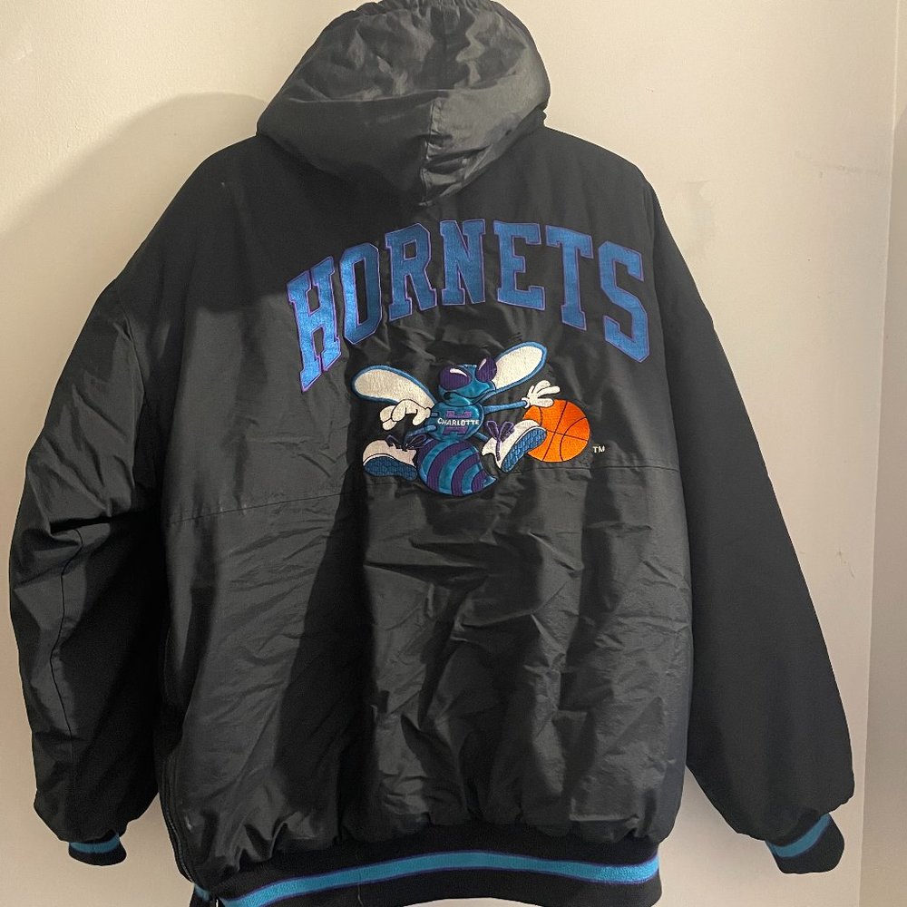 STARTER Black and Blue Hornets Puffer Jacket